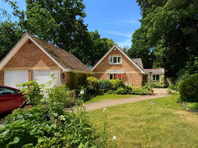 Park Lane, Alderholt, Fordingbridge, Dorset, SP6 3AJ, photo 1