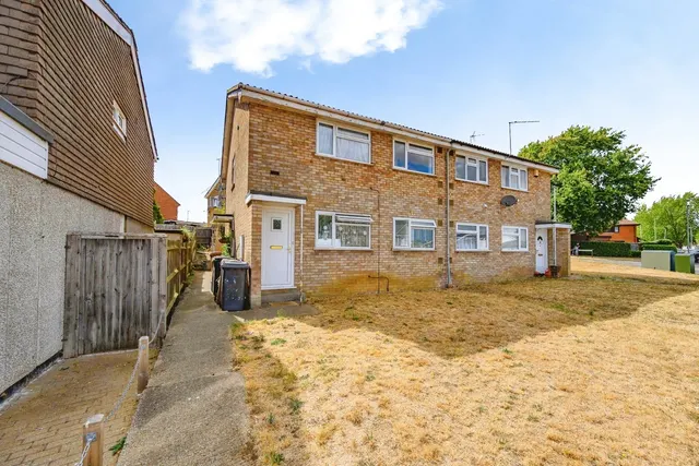 Strangers Way, Luton, Bedfordshire, LU4, photo 1