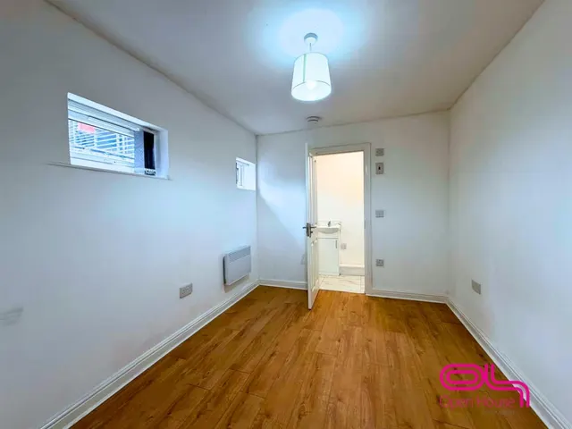 St. Georges Road, Bolton, BL1, photo 3