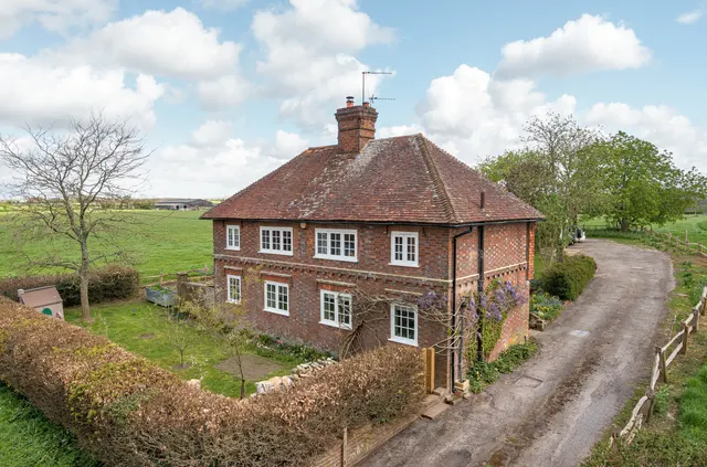 Ruston Bridge Road, Fletching, Uckfield, East Sussex, TN22 3SH, photo 1