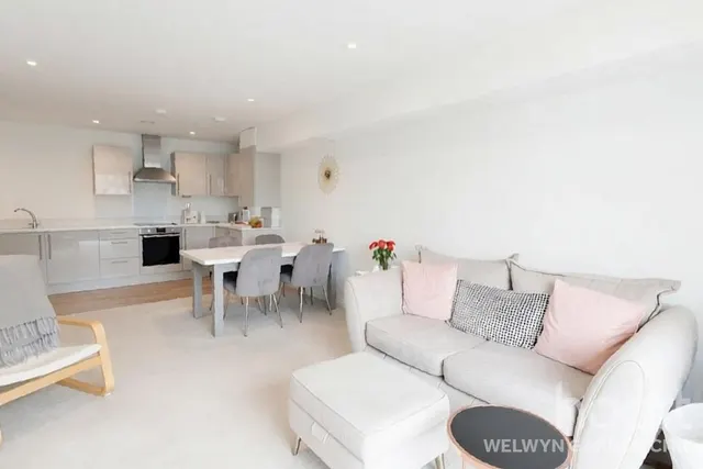 Bessemer Road, Welwyn Garden City, AL7, photo 1