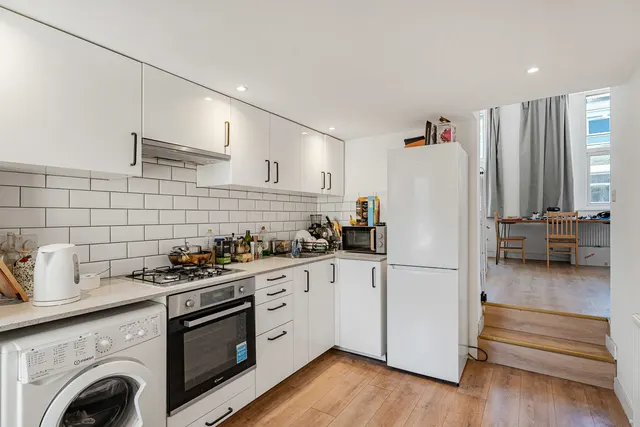 Trinity Road, London, SW17, photo 1