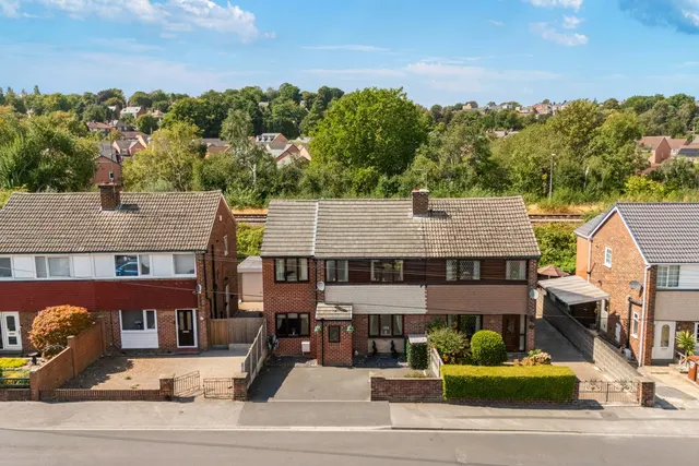 Ashleigh Avenue, Pontefract, photo 1