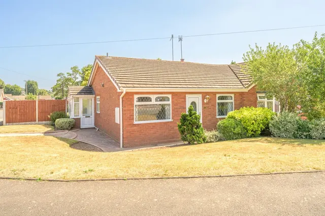 Quorn Crescent, Wordsley, DY8 5NW, photo 1