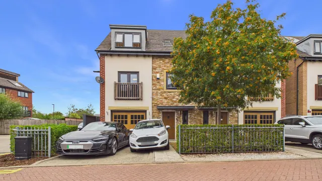 Beluga Close, Peterborough, PE2, photo 1