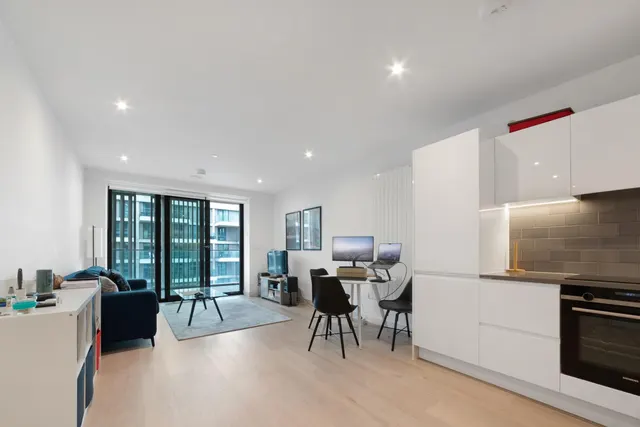 Marco Polo Tower, Royal Wharf, E16, photo 1