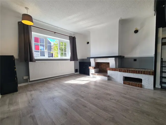 Photo 2 — Easthampstead Road, Wokingham, Berkshire, RG40 2EG