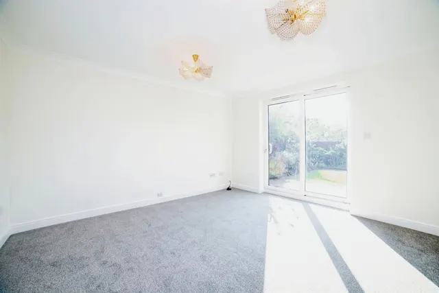 Wichal Farm Close, Ripley, DE5, photo 3