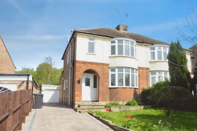 Hall Avenue, Rushden, Northants, photo 1