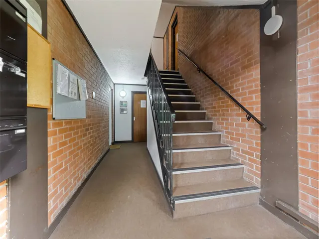 Photo 3 — Burnhill Quadrant, Rutherglen, Glasgow, South Lanarkshire, G73