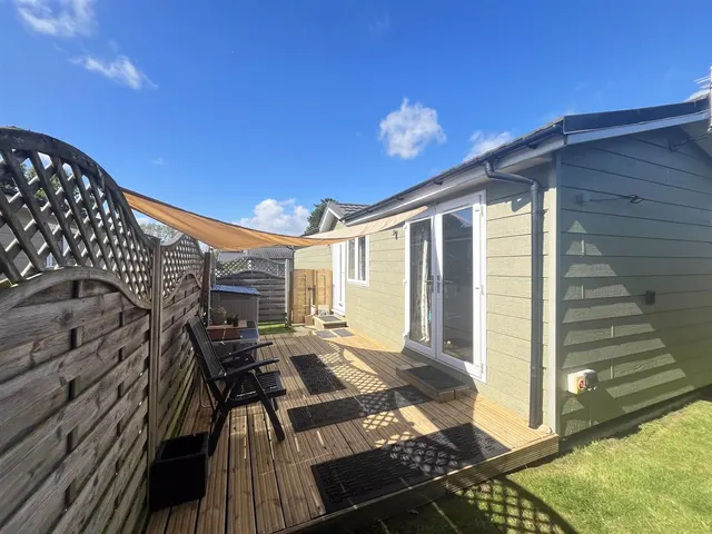 Golden Cross Park, Hailsham, BN27 4AW, photo 1