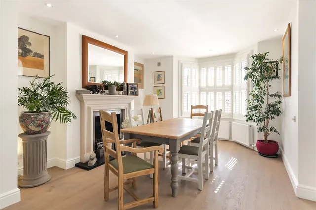 Knowsley Road, London, SW11, photo 2