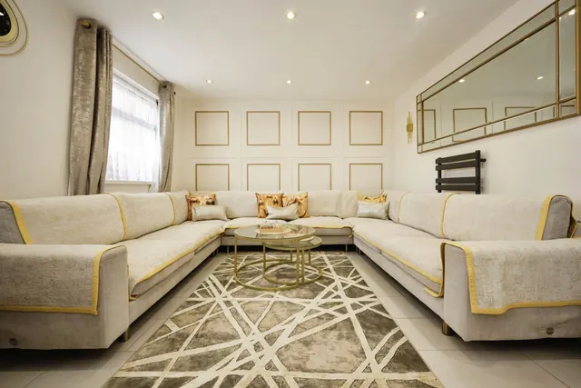 Photo 2 — Calverton Road, Bedfordshire, LU3