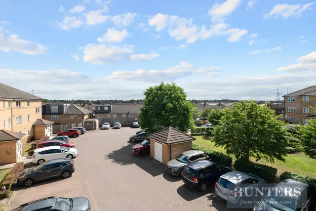 Photo 3 — Beaver Close, Morden