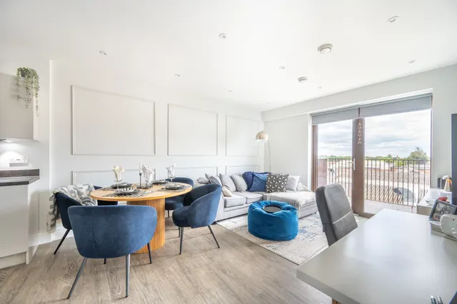 Flat 44, Waterfront Heights 152a, WEMBLEY, photo 1