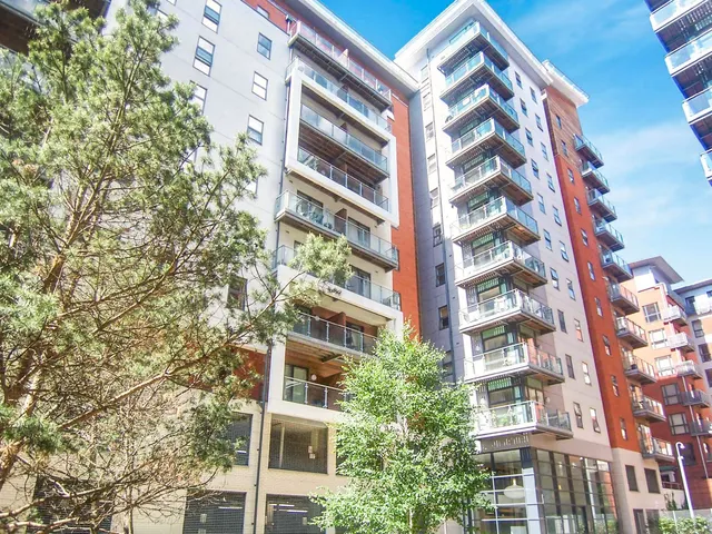 Hornbeam Way, Green Quarter, M4, photo 1