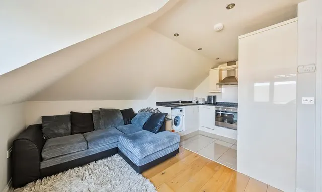Photo 3 — Vernon Close, Servalan Court, KT19