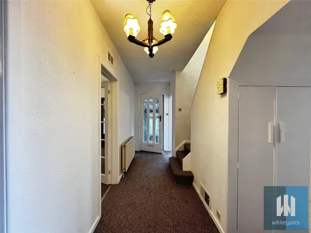 West Lodge Crescent, Ainley Top, HD2, photo 2