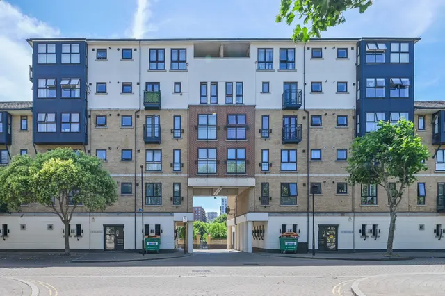 London, E16, photo 1
