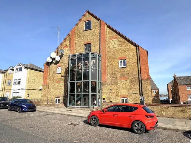 Clifton Road, Gravesend, DA11, photo 1