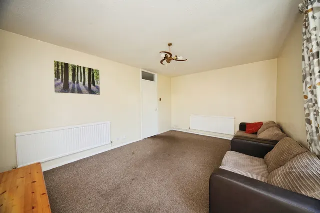 Elgar Path, Luton, LU2, photo 3
