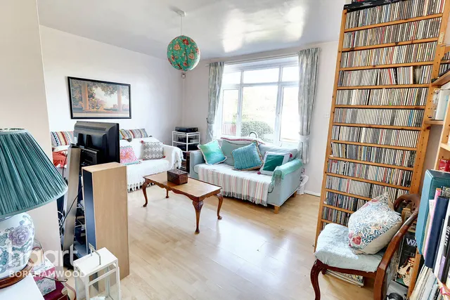 Croxdale Road, Borehamwood, WD6, photo 2