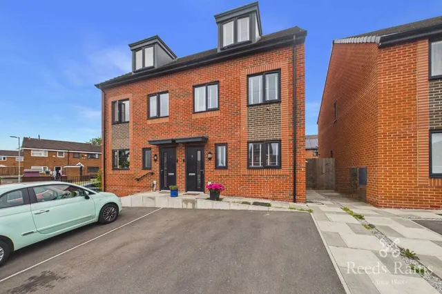 Hyacinth Close, Salford, M6, photo 1