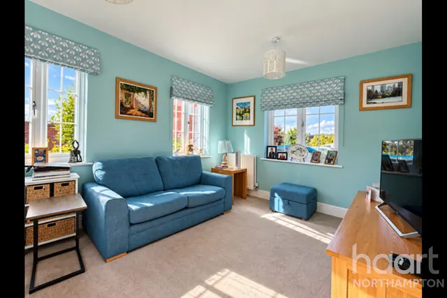 Nightingale Drive, Northampton, NN3, photo 3