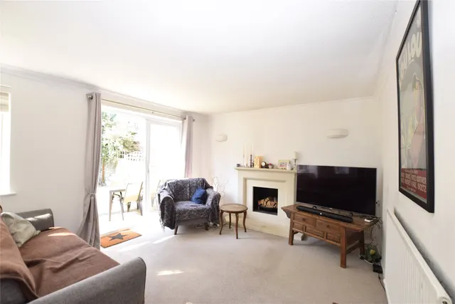 Photo 2 — Oak Tree Close, Trowbridge, BA14 9BD