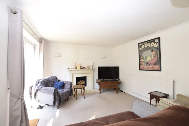 Photo 3 — Oak Tree Close, Trowbridge, BA14 9BD