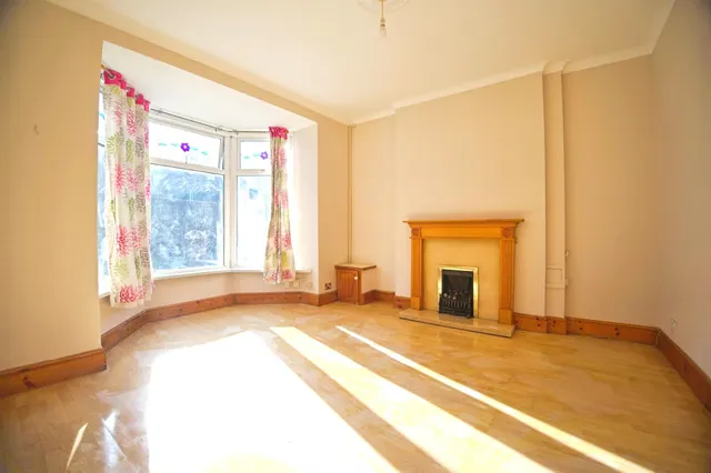Grongaer Terrace, Pontypridd, CF37, photo 2