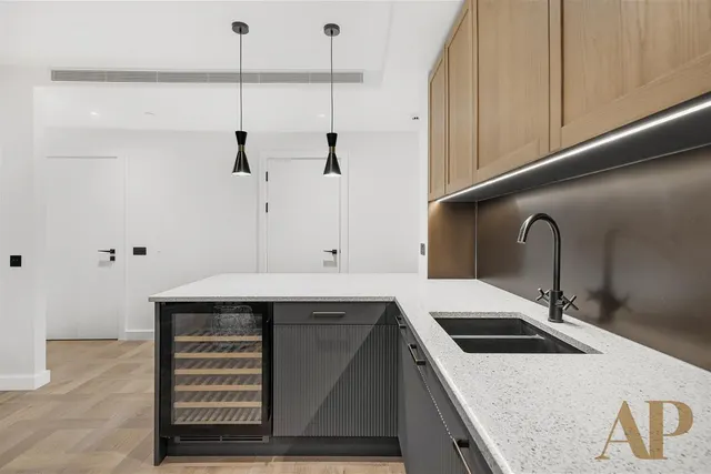 Photo 2 — Merino Way London Docks, London E1W 2DS
