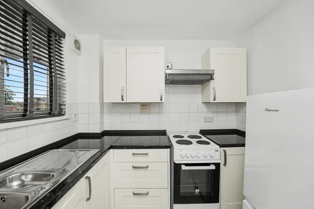 Moorfield Road, Enfield, EN3, photo 2