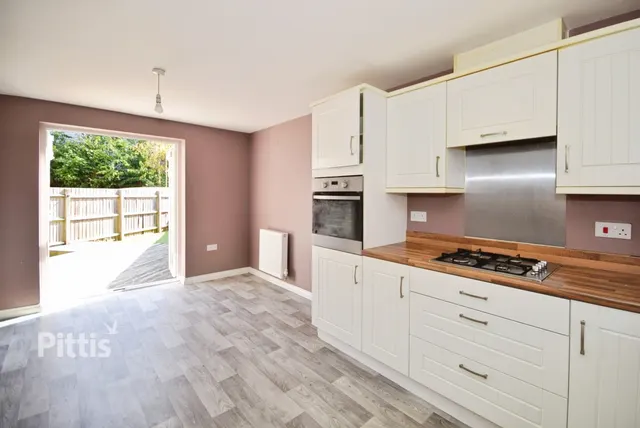 Dairy Crest Drive, Newport, PO30, photo 3