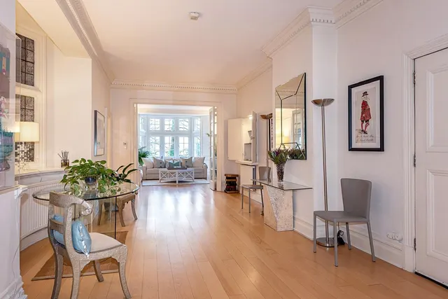 Photo 2 — Knightsbridge, Kensington and Chelsea, London, SW1X