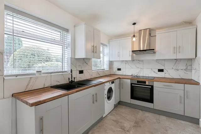 Gerald Road, Barnsley, S70, photo 2