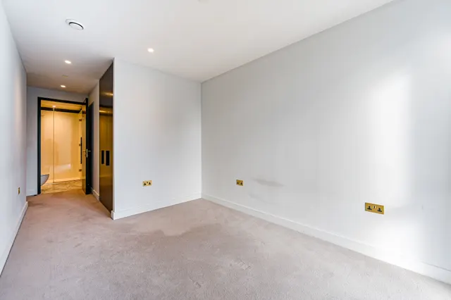 Photo 3 — Flat 9, 5 Tidemill Square, London