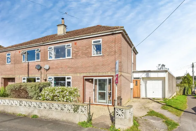 Sycamore Road, Radstock, photo 1