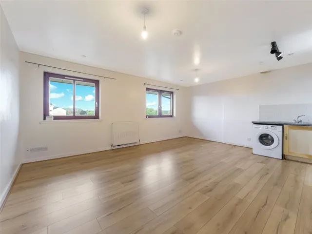 Photo 2 — Dalmarnock Drive, Bridgeton, Glasgow, G40