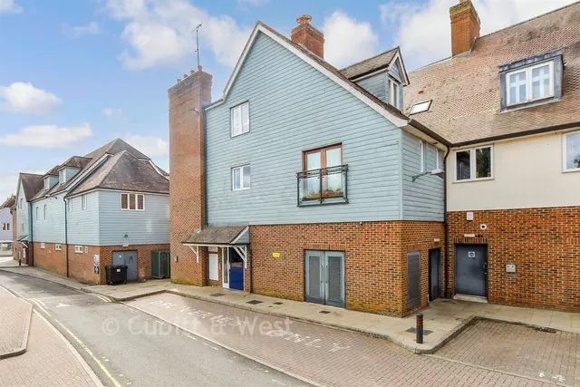 Fairbank Road, Southwater, RH13, photo 1