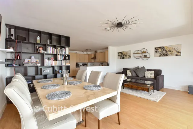 Fairbank Road, Southwater, RH13, photo 2