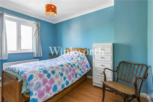 Photo 3 — Finsbury Park Avenue, London, N4