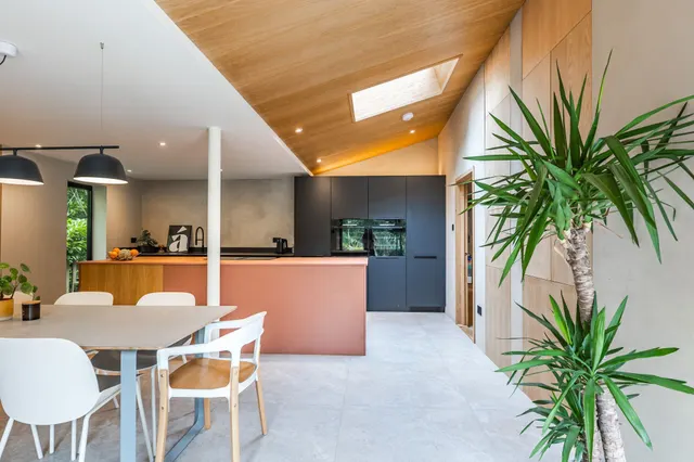 Beautifully Remodelled Contemporary H, photo 2