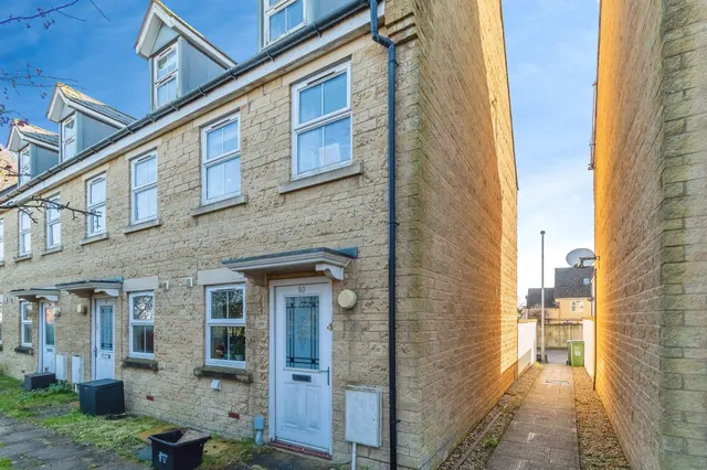 Stone Close, Corsham, photo 1