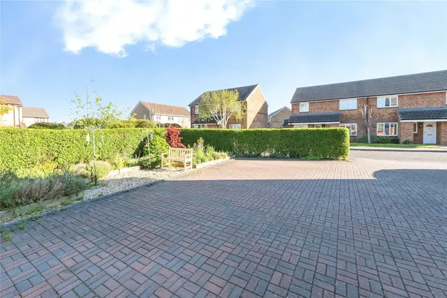Photo 3 — Thompson Drive, Caversfield, Bicester, Oxfordshire, OX27
