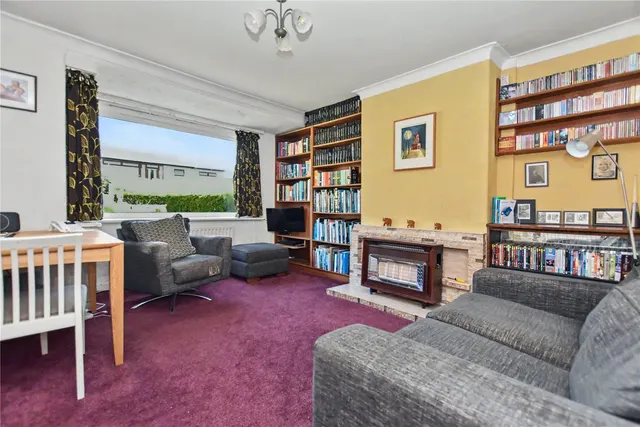 Crawshaw Rise, Pudsey, LS28, photo 2