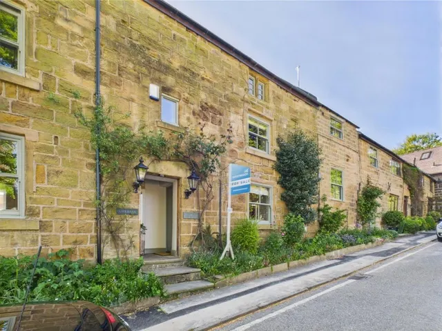 Main Street, Badsworth, WF9, photo 1
