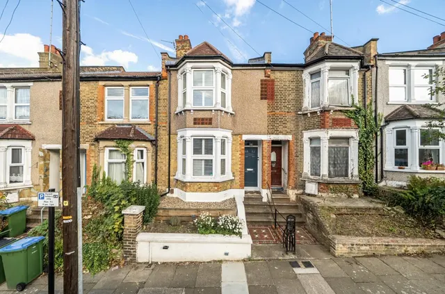 Shieldhall Street, Co-Op Estate, SE2, photo 1
