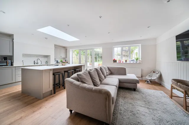 Photo 2 — Farnborough Road, Farnham, Surrey, GU9 9AQ