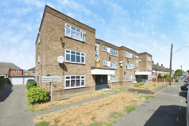 Rush Green Road, ROMFORD, Essex, RM7, photo 1